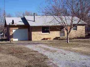 526 N Iowa St, Oxford, KS 67119