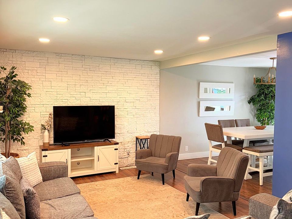 1st image of 3700 Arrowwood Dr