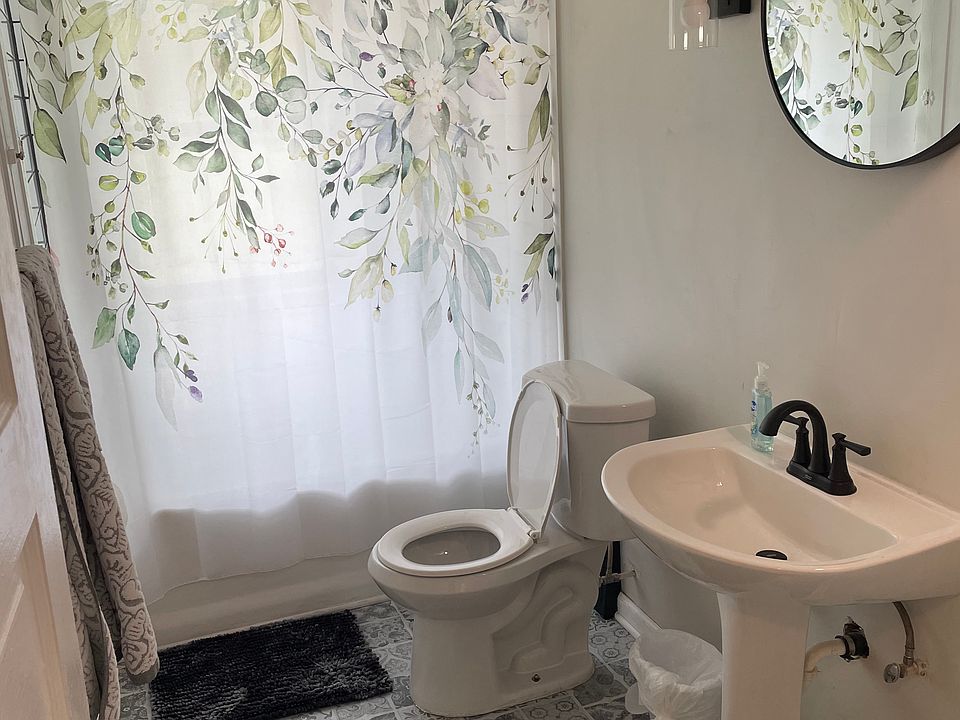 1st image of 29 E 221st St