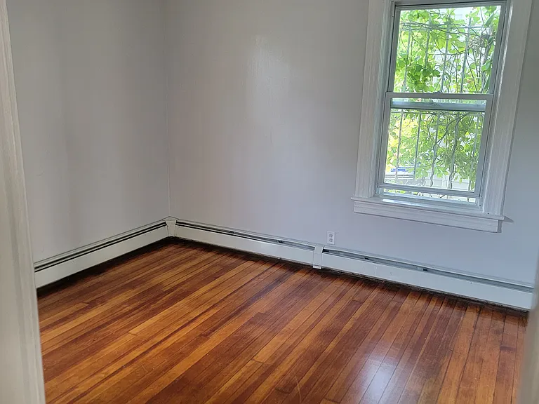 28 Osborn St #1 — Photo 4