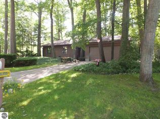 1760 Apache Pass, Traverse City, MI 49686