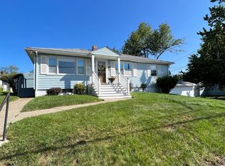 24 Tarrytown Ln, Worcester, MA 01602