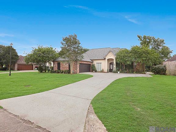 2nd image of 39053 Corinne Cir