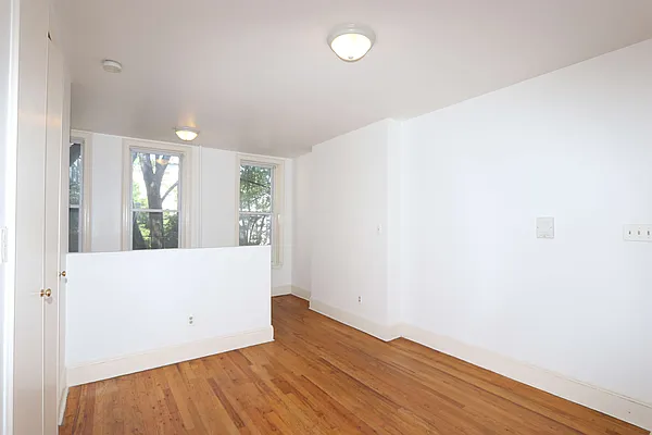 Rented by Nooklyn NYC LLC | media 25