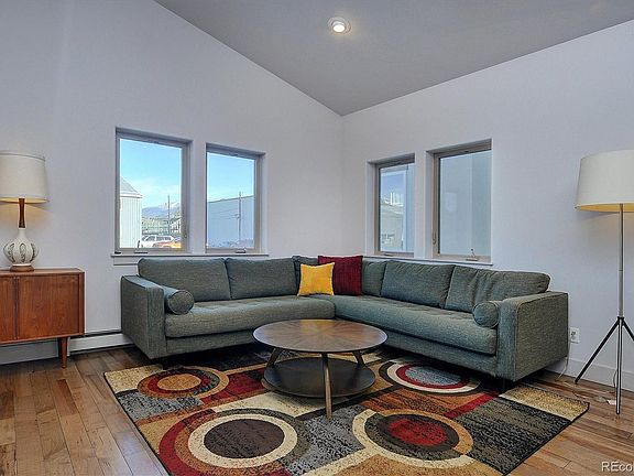 5th image of 307 Chestnut Street