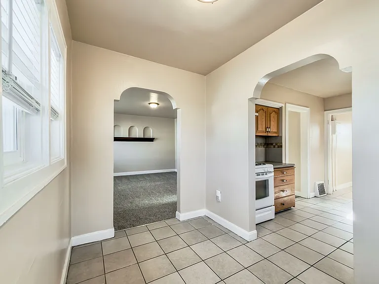 873 Binford St — Photo 7