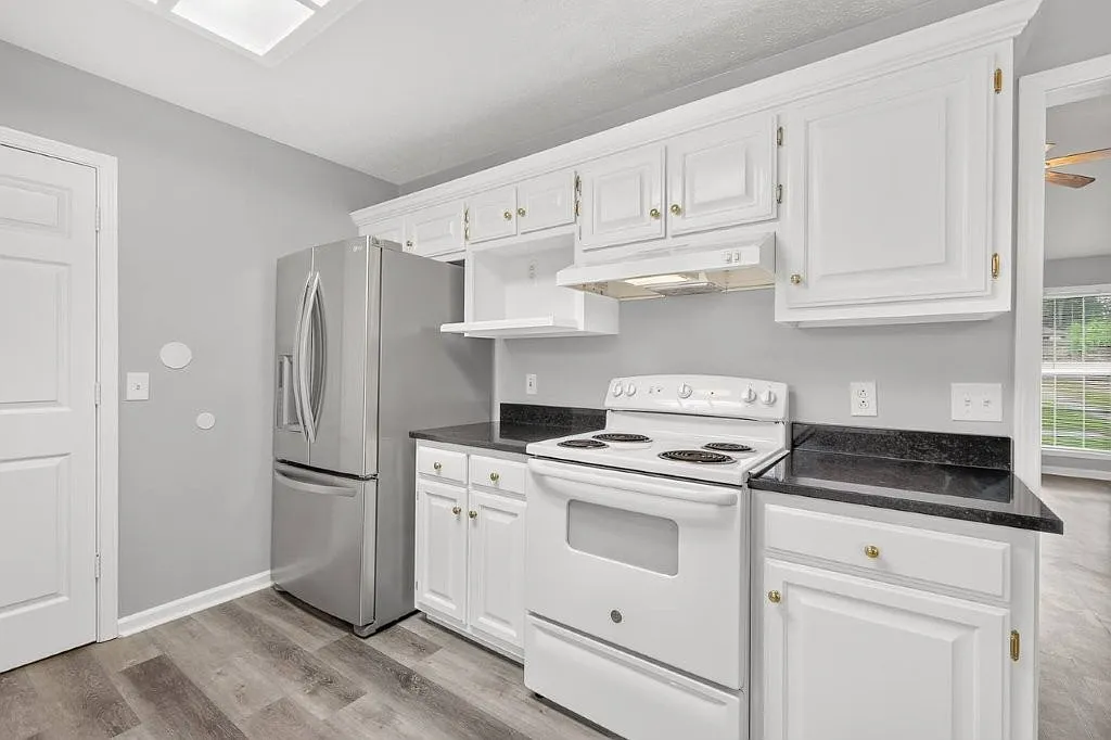 3 bed, 1260 sqft, $1,650 — Photo 3