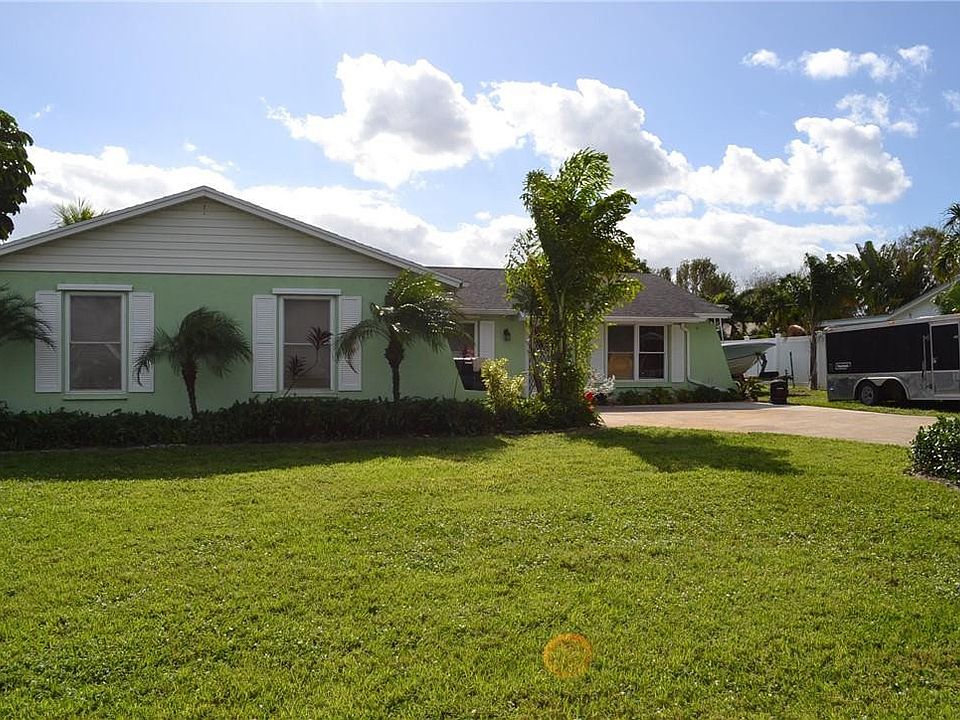 1st image of 8742 SE Sandcastle Circle