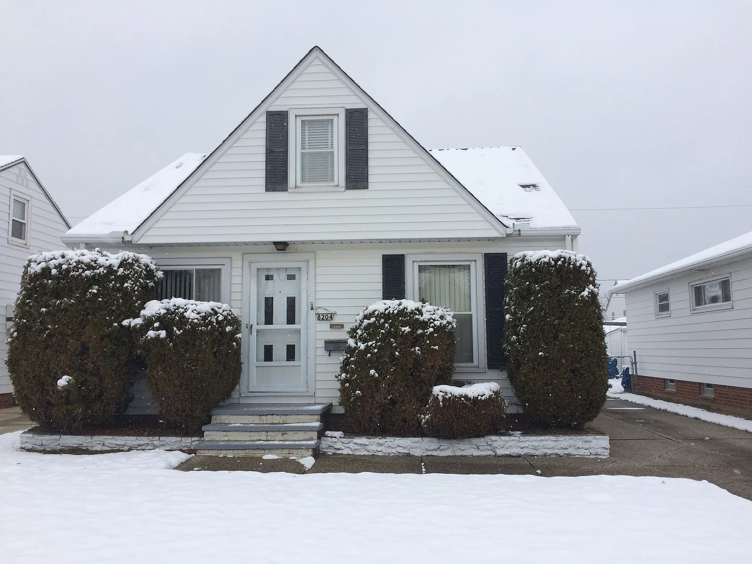 8204 Wainstead Dr photo 1