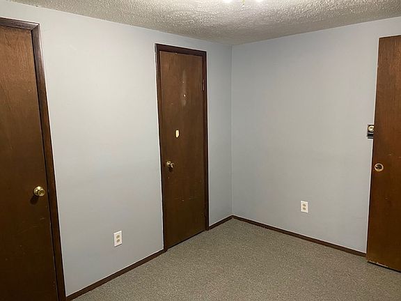 3rd image of 238-242 W Elm St #238