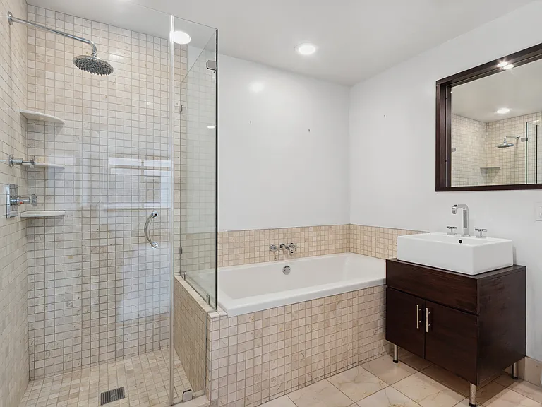 84 Front St #8E — Photo 9