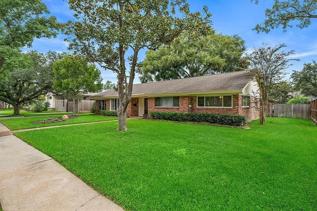 5 bed, 2.5 bath, 3172 sqft, $3,750 — Photo 4