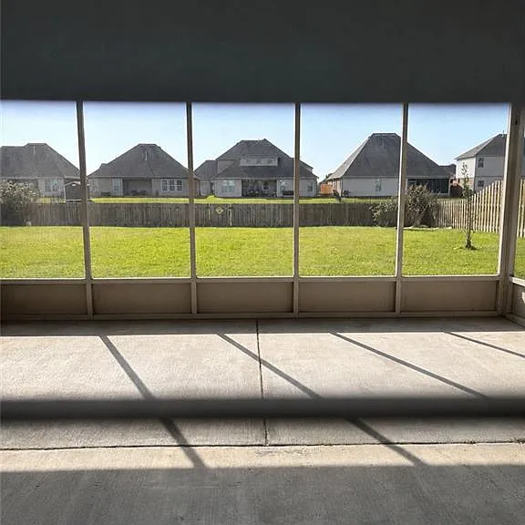 408 Lakeshore Vlg E — Photo 17