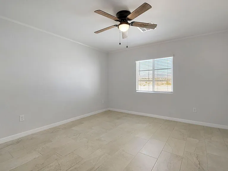9493 Sky Pointe Dr — Photo 10