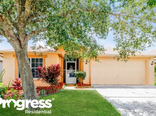 1049 Crimson Clover Ln, Zephyrhills, FL 33543