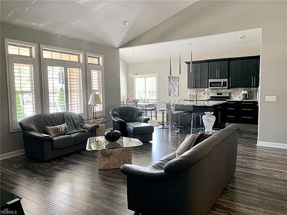 4th image of 2645 Briarwood Ct