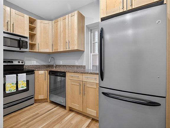 4th image of 55 Magazine St APT 18