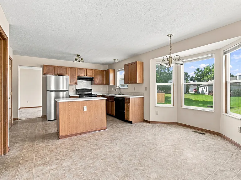 7817 Astra Cir — Photo 24