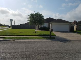 302 Rouen Dr, Port Lavaca, TX 77979