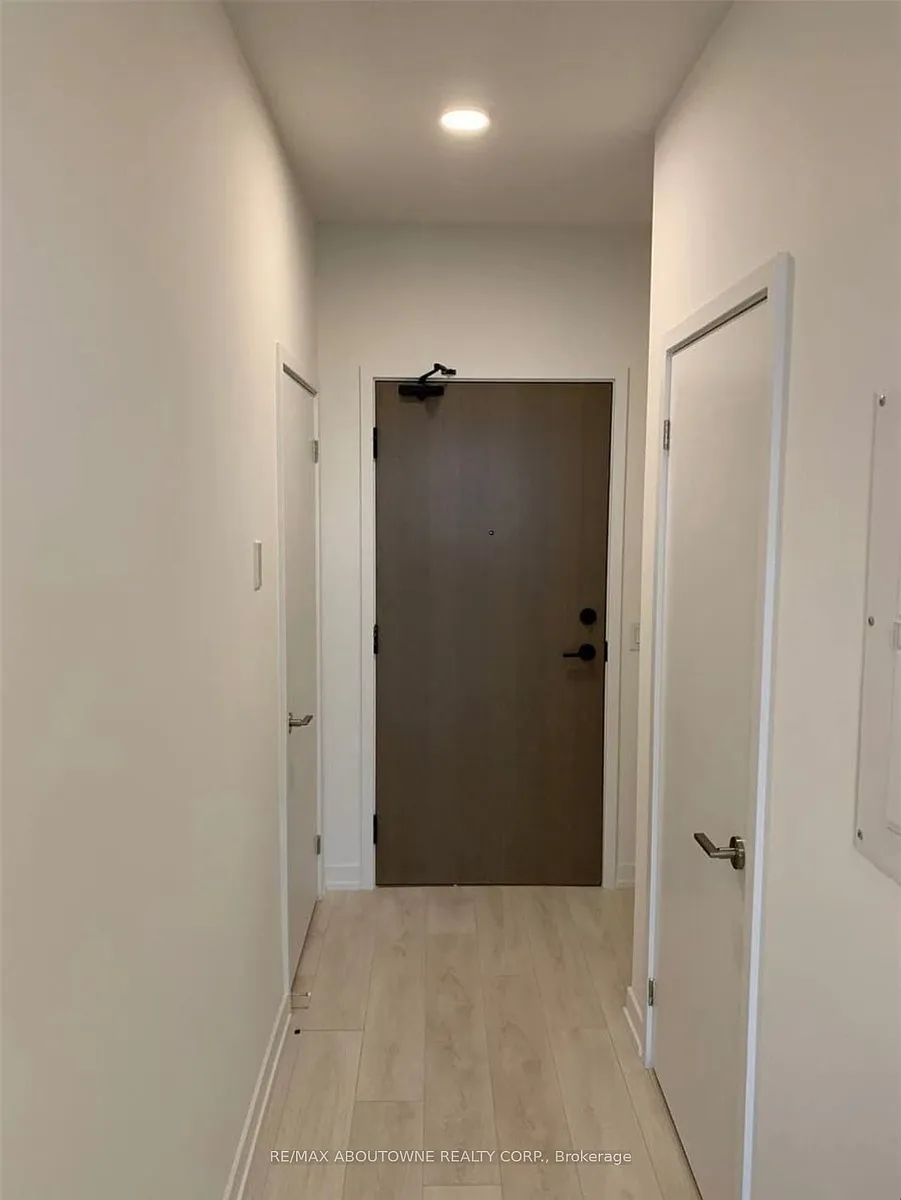 Building Photo - 225 Sumach St #2402