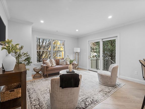 4th image of 200 Fayette St #200
