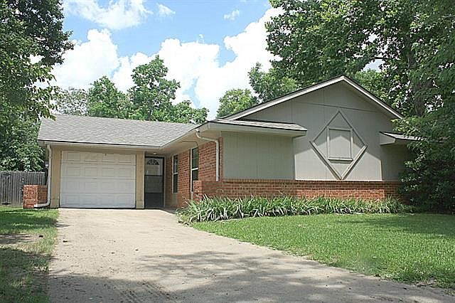 1st image of 1704 Parkhaven Dr