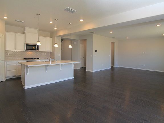 5th image of 1165 Vista Way