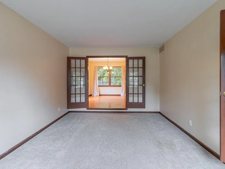 902 S Rainier Ct — Photo 16