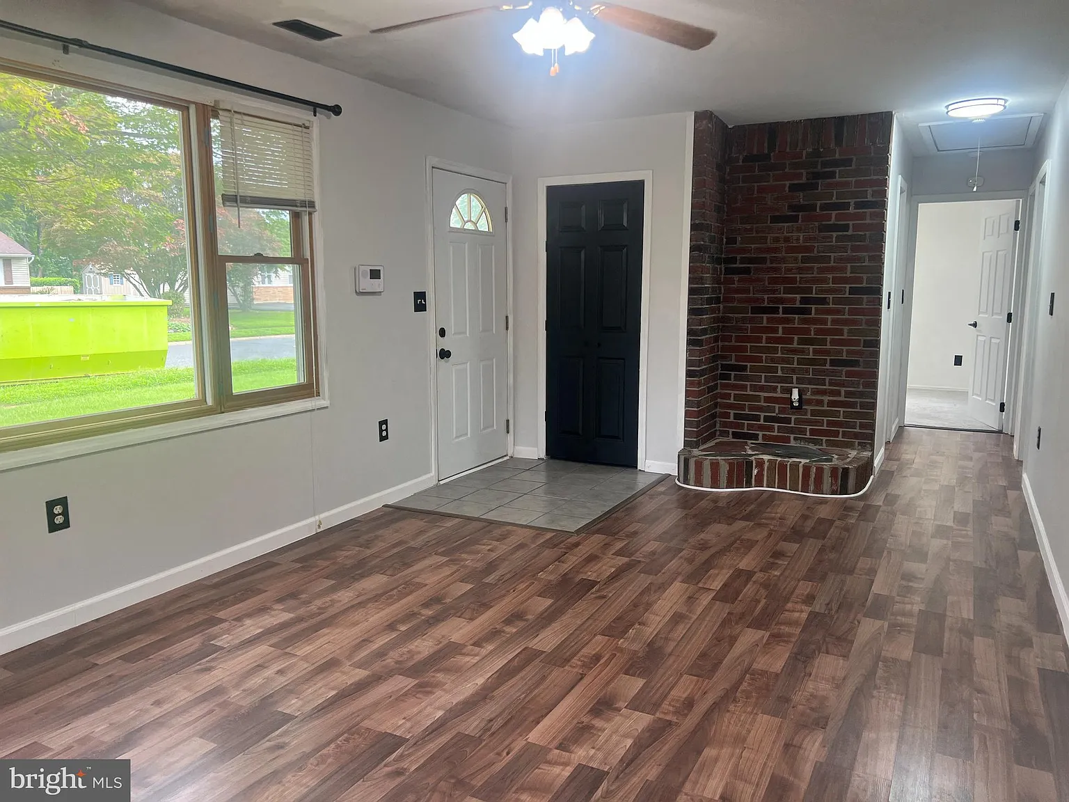 3 bed, 900 sqft, $1,800 — Photo 4