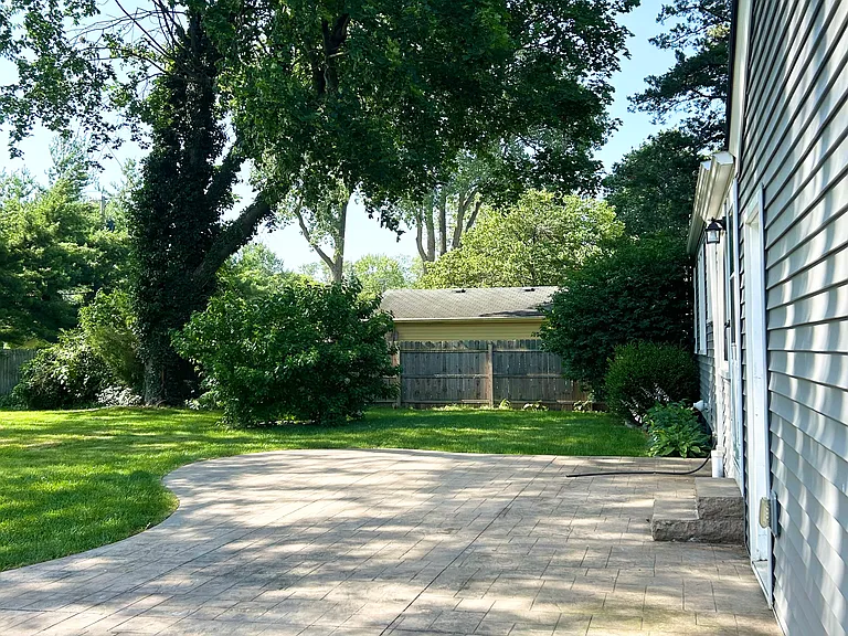 5901 Garden Park Dr — Photo 6