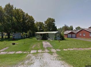 403 E Cincinnati St, Greenup, IL 62428