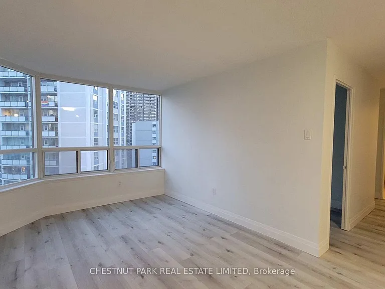 25 Maitland St #1201 — Photo 15