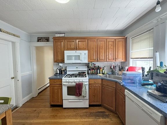 2nd image of 118 Holton St #1