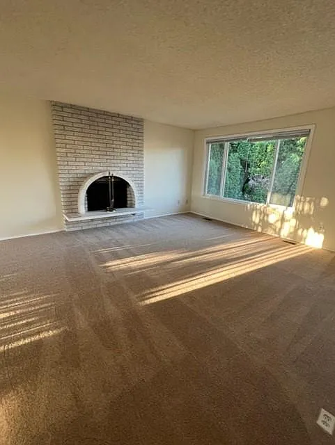 5 bed, 2170 sqft, $3,400 — Photo 3