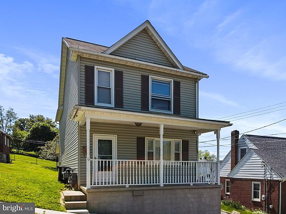 4th image of 9 N Grant St