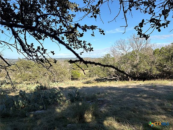 4th image of 979 Deer Springs Dr
