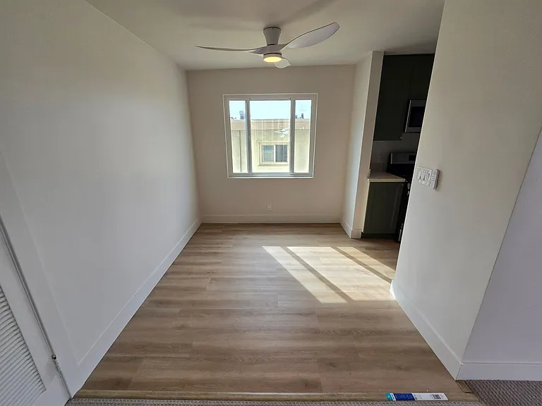 San Diego Ave. 2085-89 — Photo 12