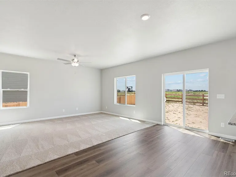 7415 E Big Thompson Cir — Photo 8