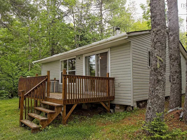 399 Leville Rd, Chester, NS B0J 2M0