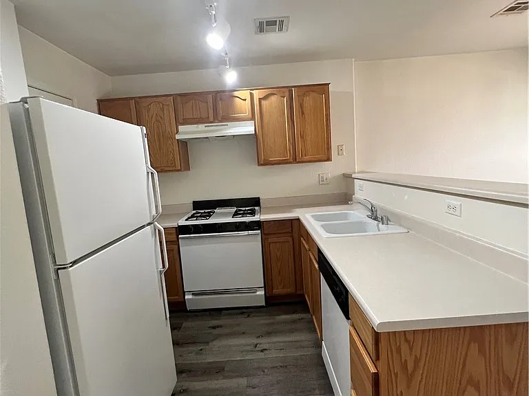 2520 Sierra Bello Ave #103 — Photo 22