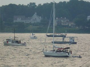 227 Thames St APT 4, Bristol, RI 02809