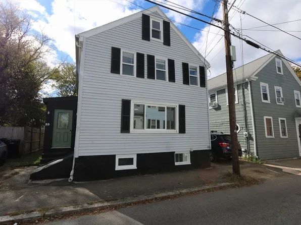 33 Beaver St, Salem, MA 01970