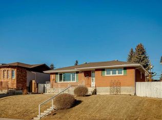 256 S Huntridge Rd NE, Calgary, AB T2K4B6