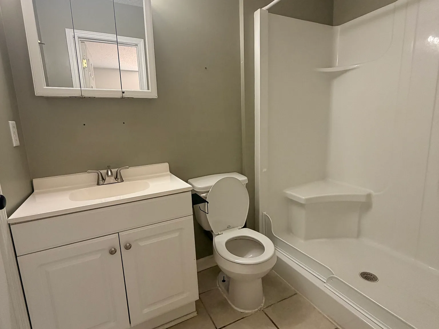4 bed, 1832 sqft, $2,300 — Photo 3