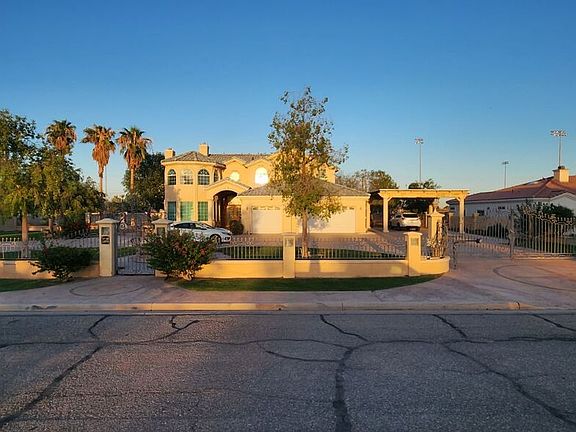 2nd image of 1849 Lotus Ave