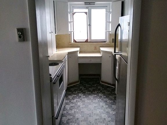 5th image of 132 E Broad St APT 2