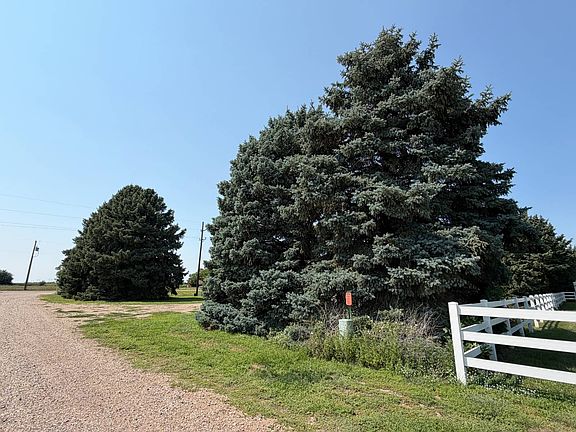 2nd image of 43055 Foxtail Rd