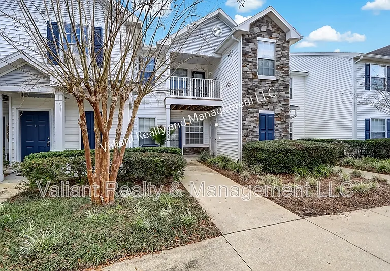 575 Oakleaf Plantation Pkwy #1-1303 — Photo 3
