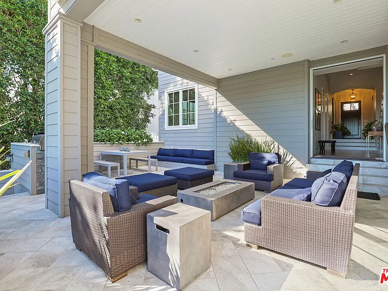 832 Las Lomas Ave — Photo 32