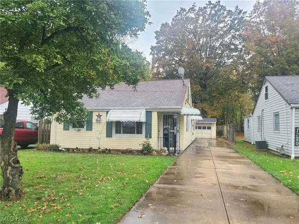 1274 Hulett Ave, Eastlake, OH 44095
